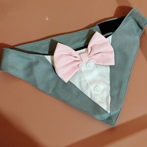 Size Large Gray Pet Bandana with Pink Bow Tie